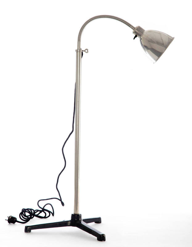 Adjustable floor lamp